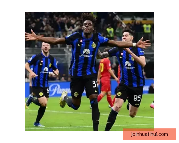 国米球迷齐聚为巴斯托尼加油昂首挺胸声援永不孤单